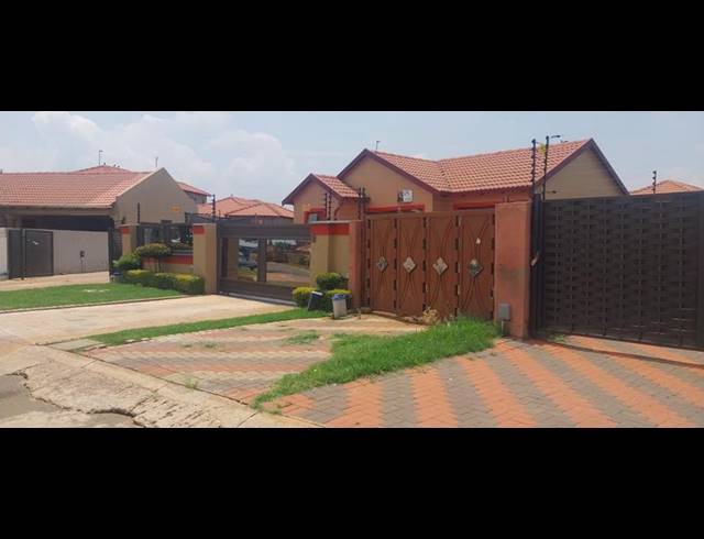 2 BEDROOM HOUSE FOR SALE IN DAWN PARK